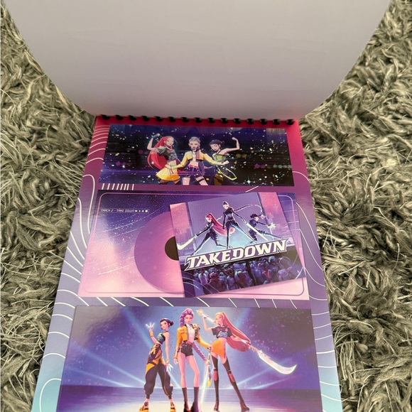 K-POP Demon Hunters Sticker Book - 1000+“NEW” - Picture 10 of 12